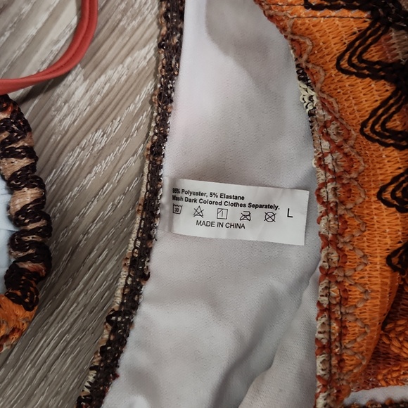 Bikini - Picture 10 of 12